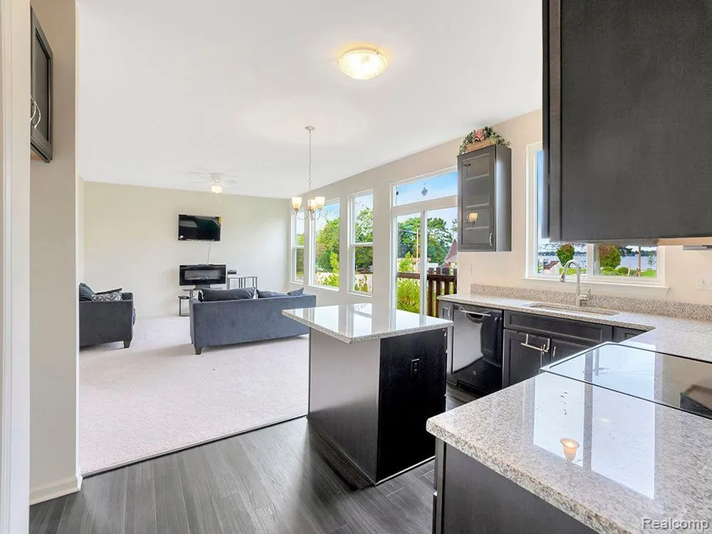 113 WAINWRIGHT Novi City, MI 48377