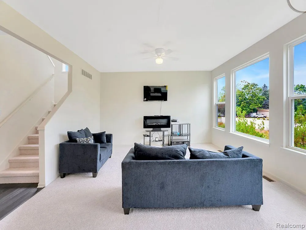 113 WAINWRIGHT Novi City, MI 48377