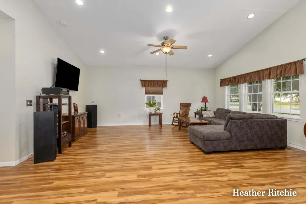 811 Edison Street Kalamazoo Charter Township, MI 49004