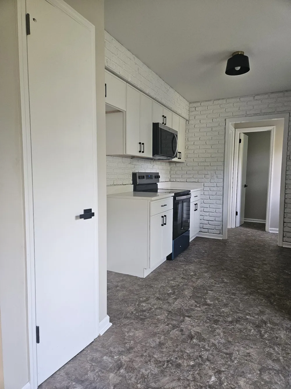 258 Indian Lake Rd Hendersonville, TN 37075