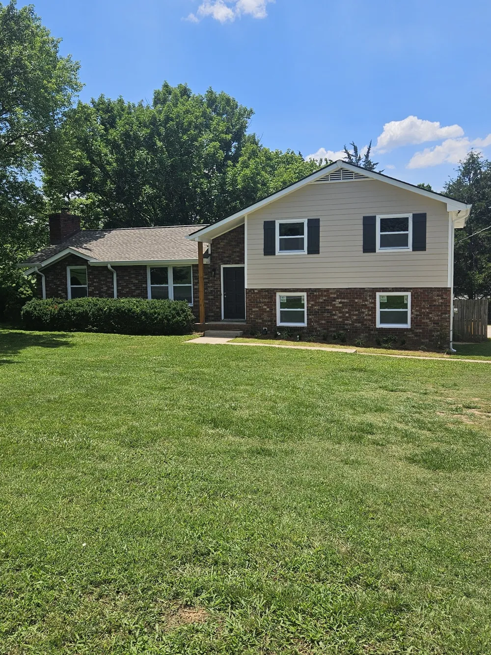 258 Indian Lake Rd Hendersonville, TN 37075