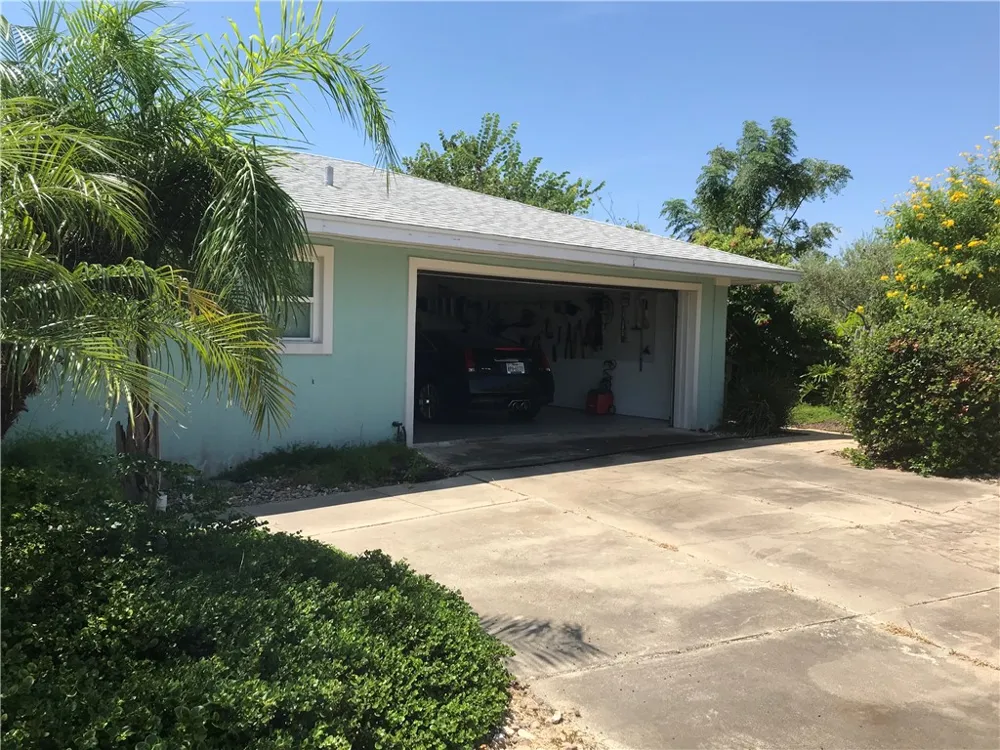 3241 Azores Drive Corpus Christi, TX 78418