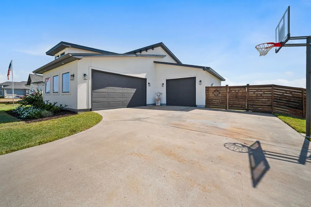 2326 Loxley Drive Corpus Christi, TX 78415