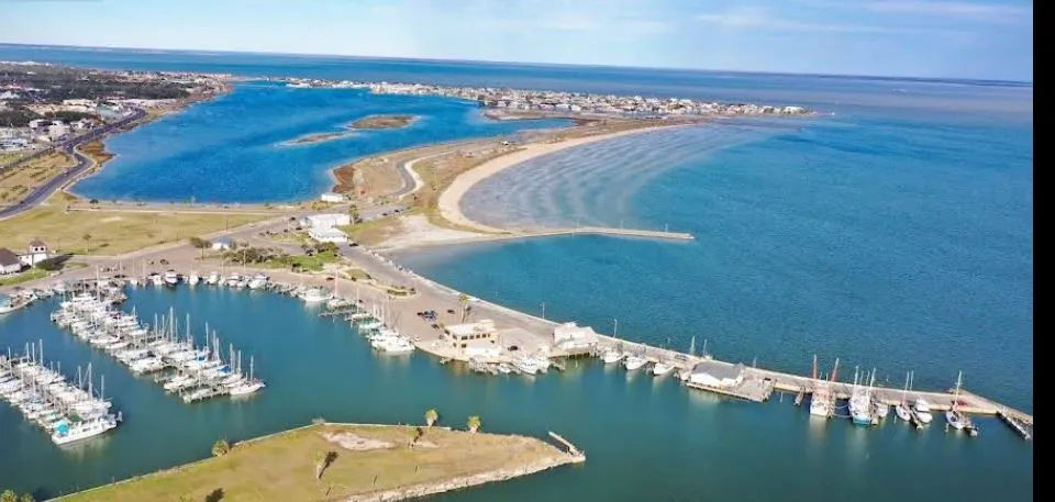 215 Stanley Street Rockport, TX 78382