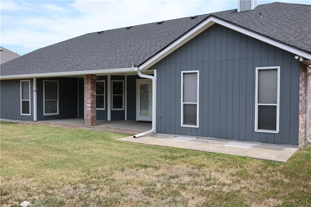 2325 Memorial Parkway Portland, TX 78374