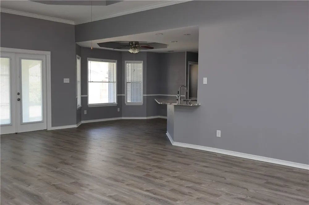 2325 Memorial Parkway Portland, TX 78374