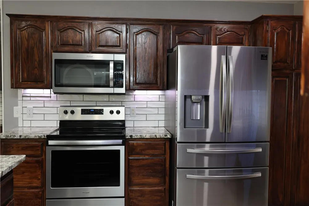 2325 Memorial Parkway Portland, TX 78374