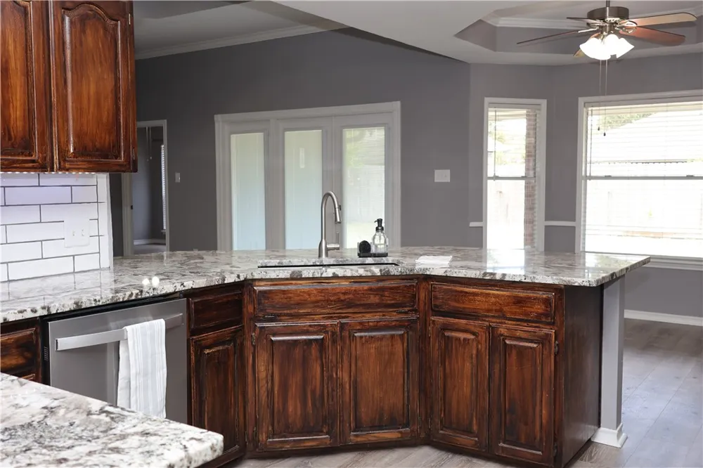 2325 Memorial Parkway Portland, TX 78374
