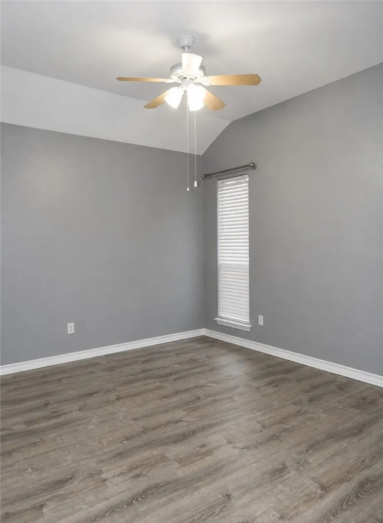 2325 Memorial Parkway Portland, TX 78374