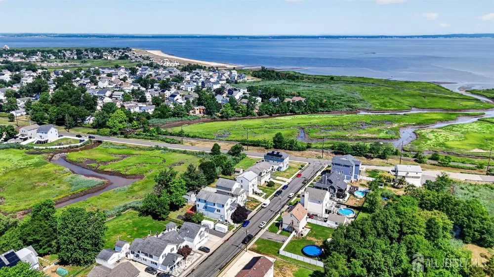 907 Harris Avenue Union Beach, NJ 07735