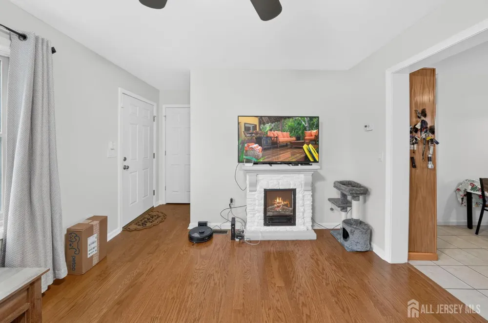 907 Harris Avenue Union Beach, NJ 07735