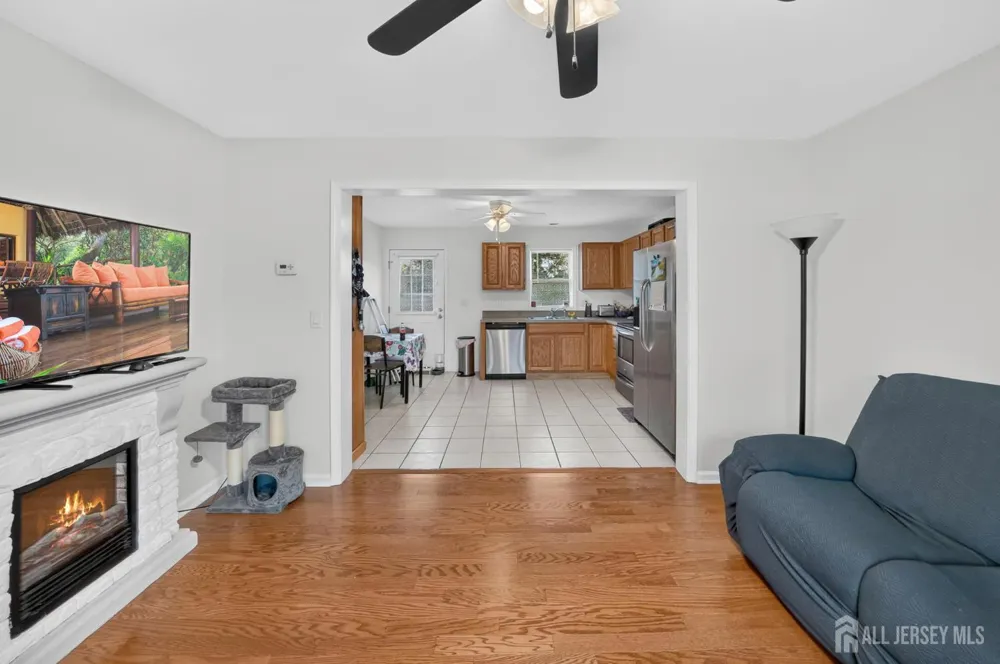 907 Harris Avenue Union Beach, NJ 07735