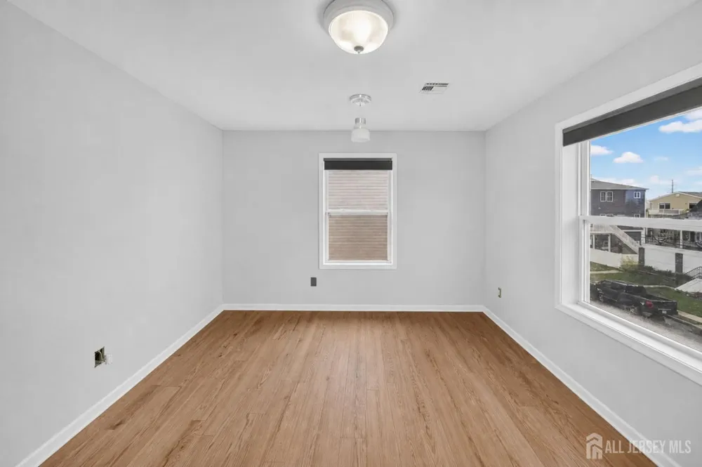 907 Harris Avenue Union Beach, NJ 07735