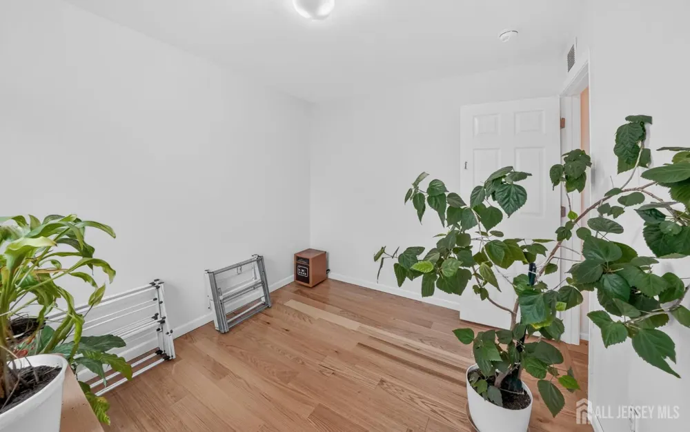 907 Harris Avenue Union Beach, NJ 07735