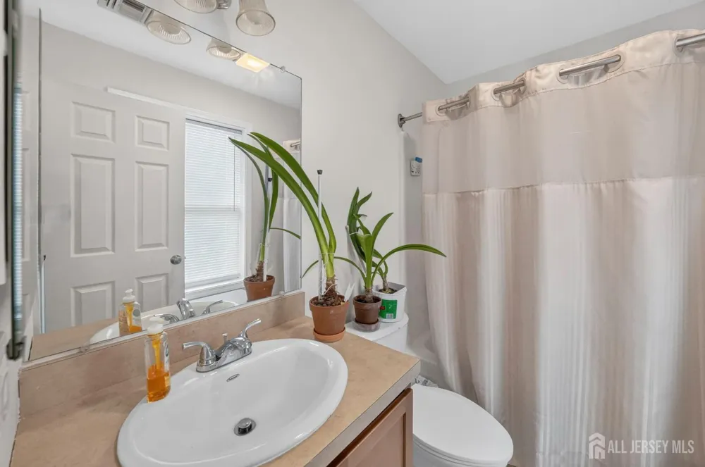 907 Harris Avenue Union Beach, NJ 07735