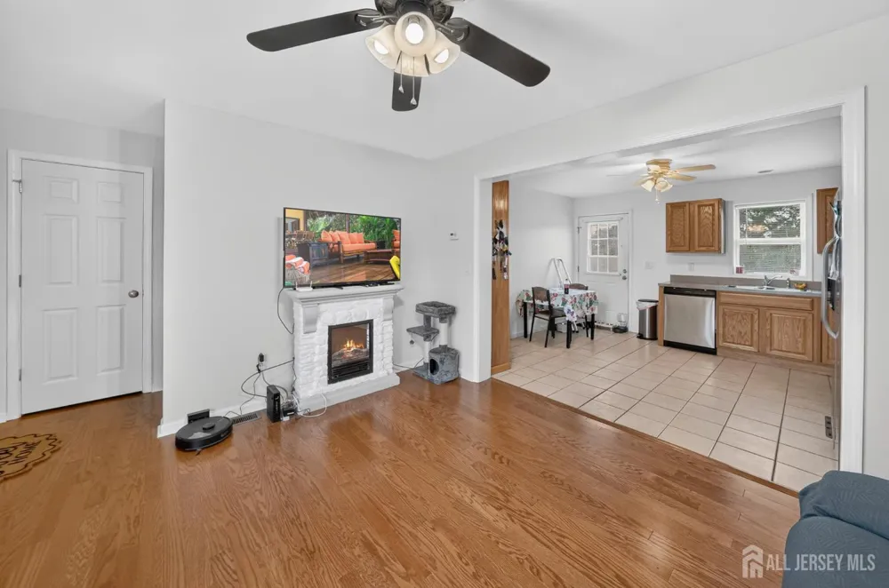 907 Harris Avenue Union Beach, NJ 07735