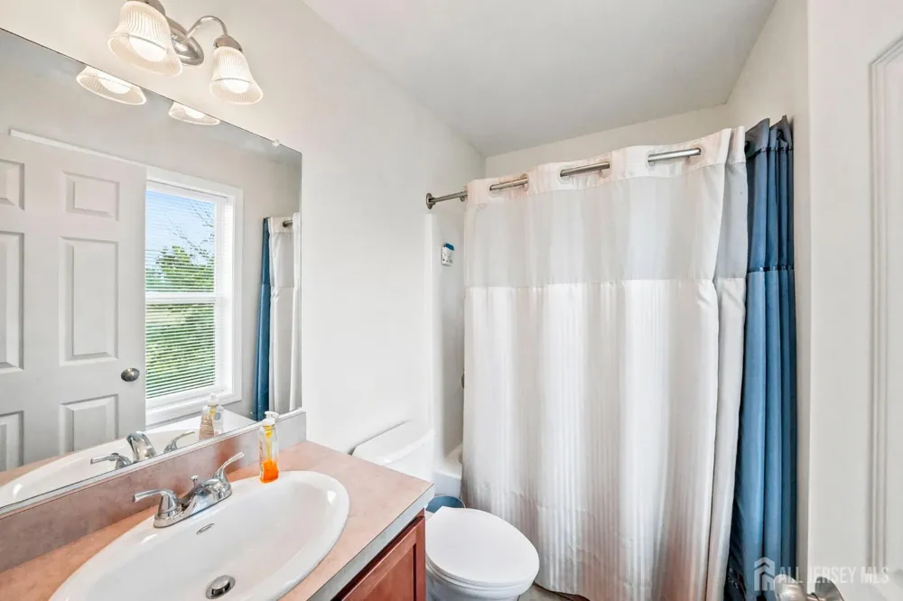 907 Harris Avenue Union Beach, NJ 07735