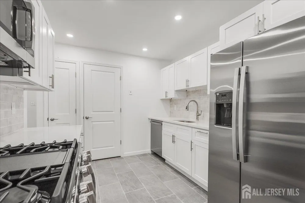 131 Beverly Hill Terrace Woodbridge Proper, NJ 07095