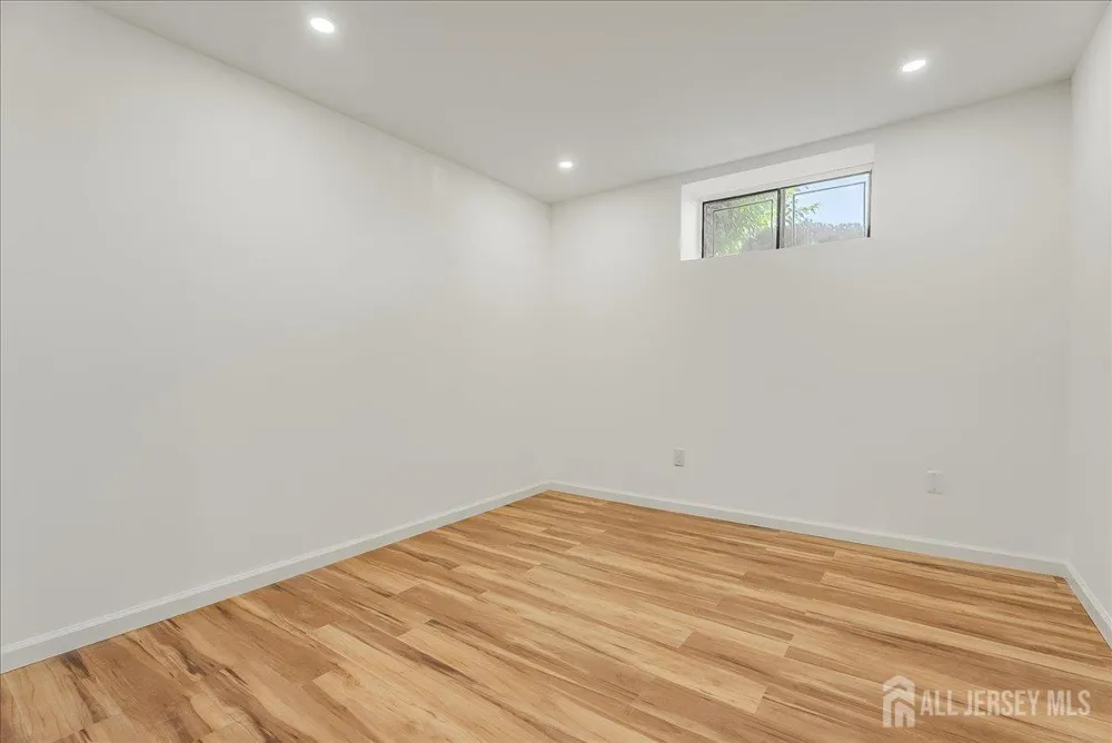131 Beverly Hill Terrace Woodbridge Proper, NJ 07095