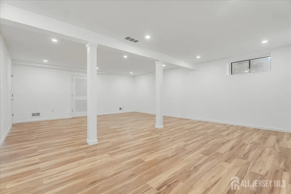 131 Beverly Hill Terrace Woodbridge Proper, NJ 07095