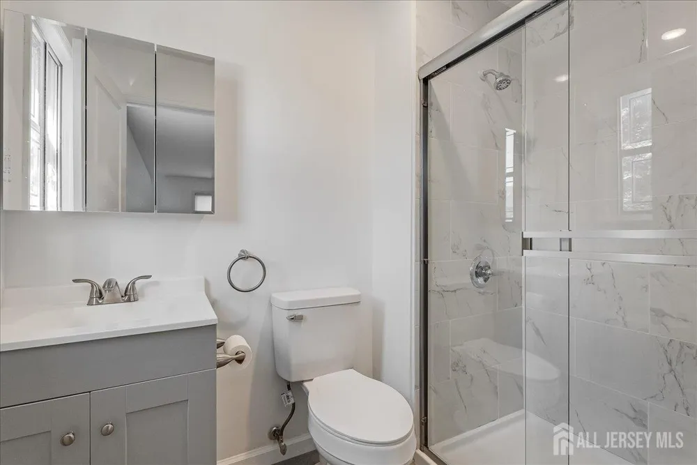 131 Beverly Hill Terrace Woodbridge Proper, NJ 07095