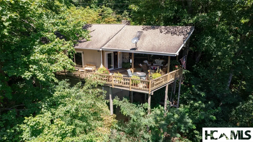 409 Crescent Moon Lane Cashiers, NC 28717