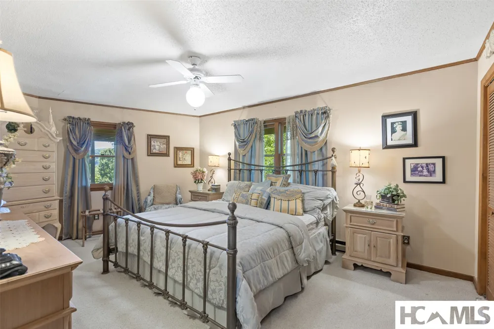 409 Crescent Moon Lane Cashiers, NC 28717