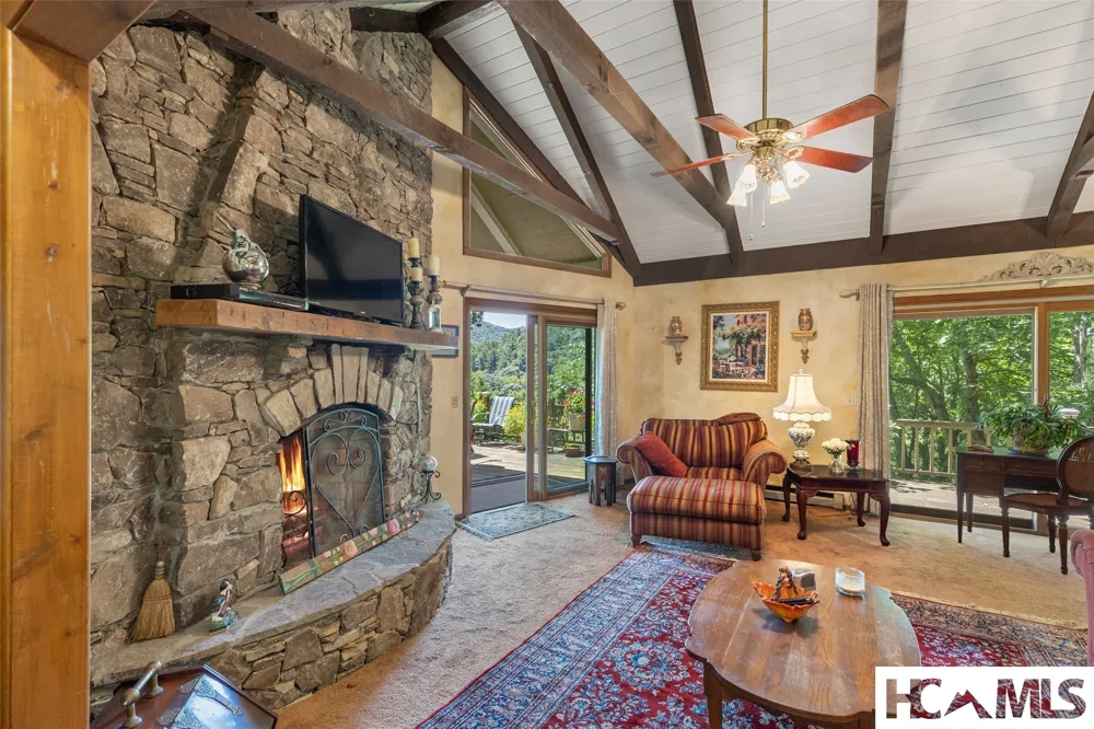 409 Crescent Moon Lane Cashiers, NC 28717
