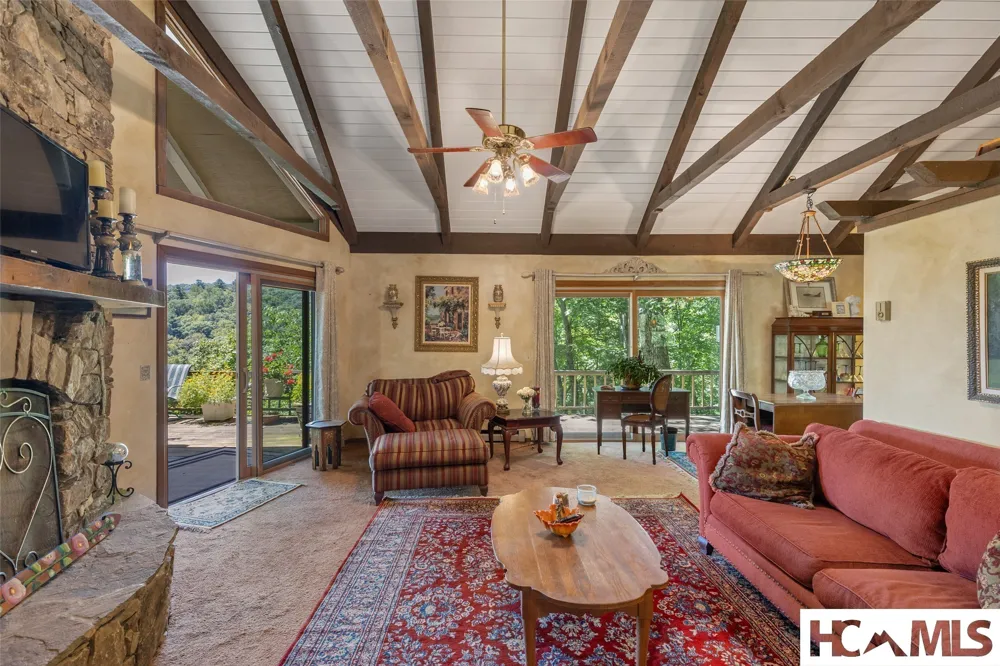 409 Crescent Moon Lane Cashiers, NC 28717