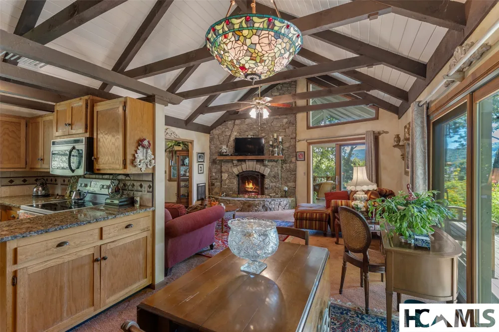 409 Crescent Moon Lane Cashiers, NC 28717