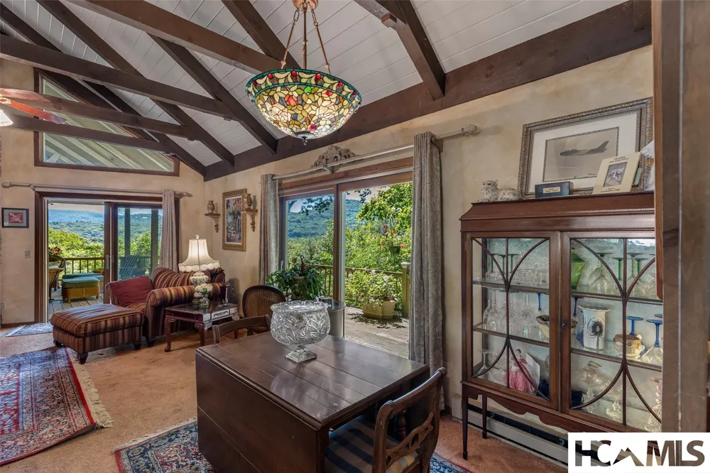 409 Crescent Moon Lane Cashiers, NC 28717