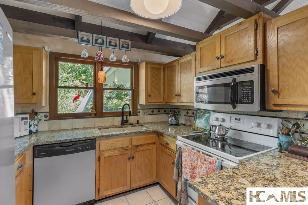 409 Crescent Moon Lane Cashiers, NC 28717