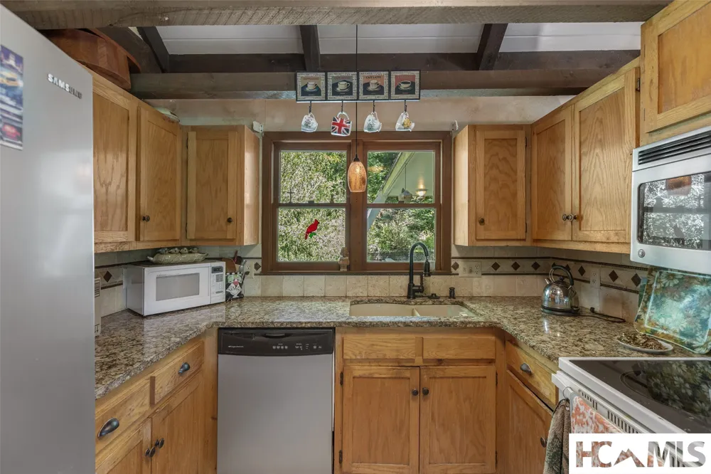 409 Crescent Moon Lane Cashiers, NC 28717