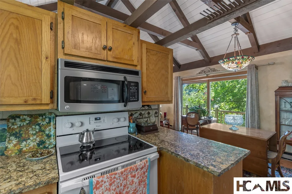 409 Crescent Moon Lane Cashiers, NC 28717