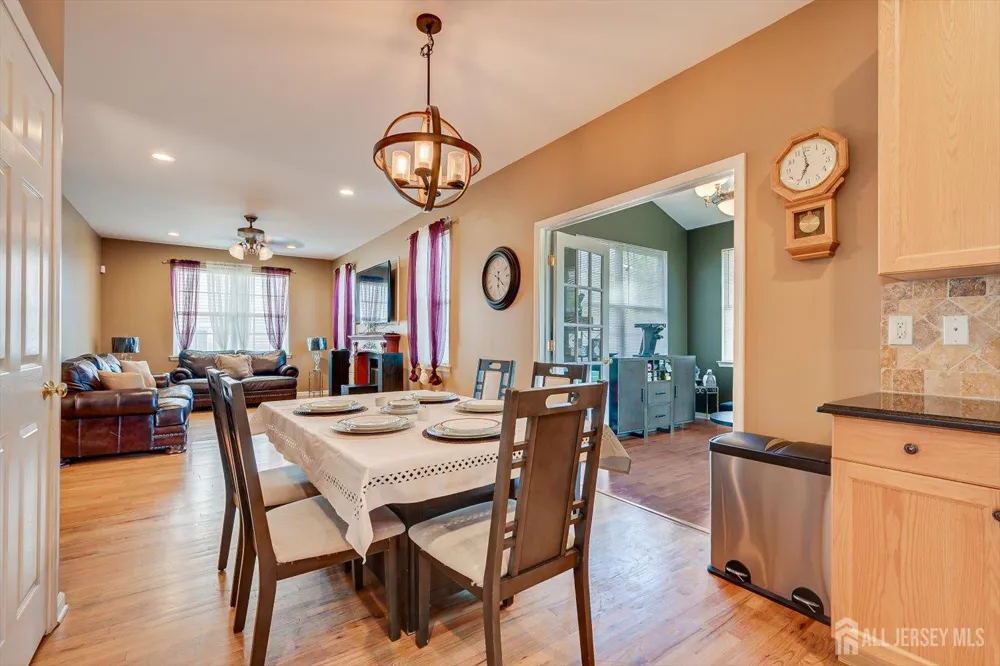 103 Timberhill Drive Franklin Twsp, NJ 08823