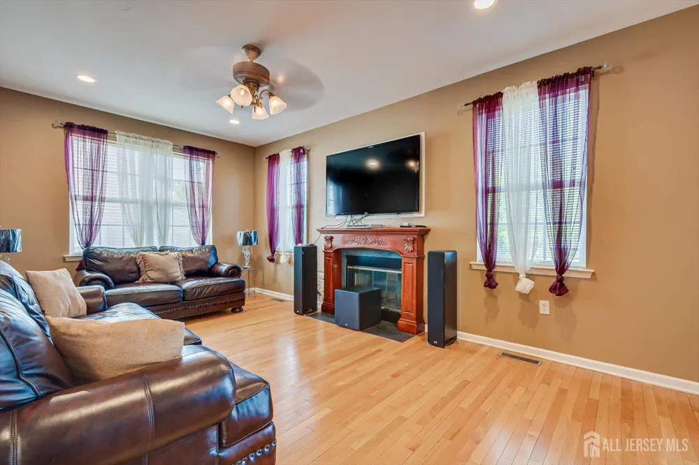 103 Timberhill Drive Franklin Twsp, NJ 08823