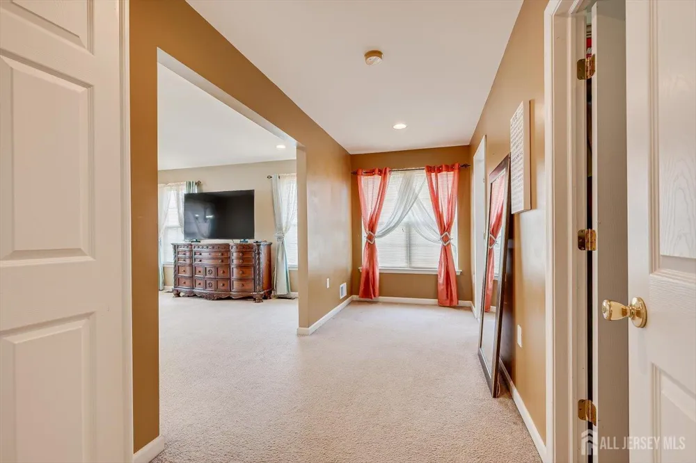 103 Timberhill Drive Franklin Twsp, NJ 08823