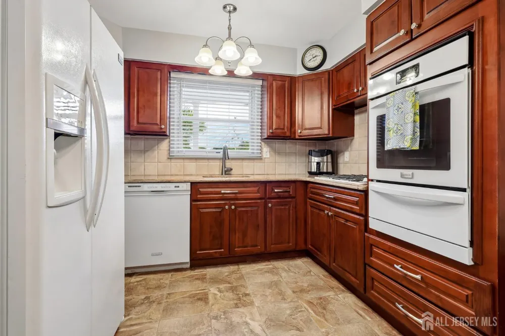 55 Lench Avenue Edison, NJ 08820