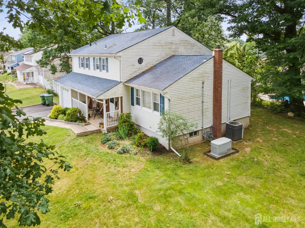 55 Lench Avenue Edison, NJ 08820