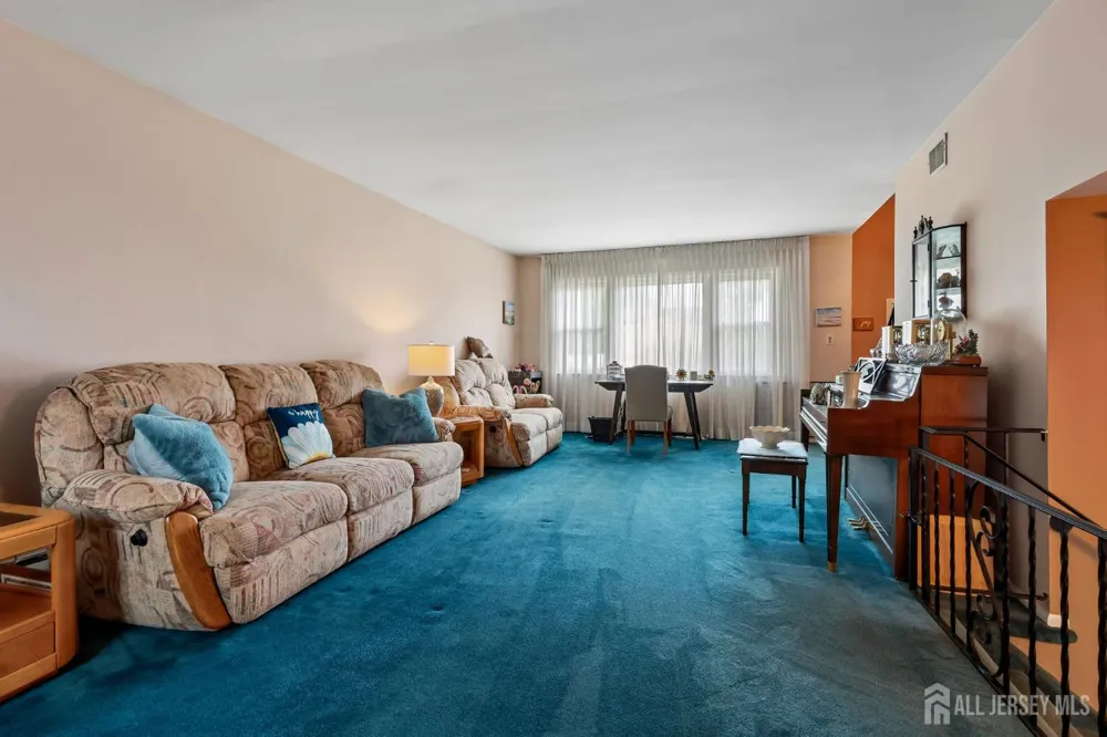55 Lench Avenue Edison, NJ 08820