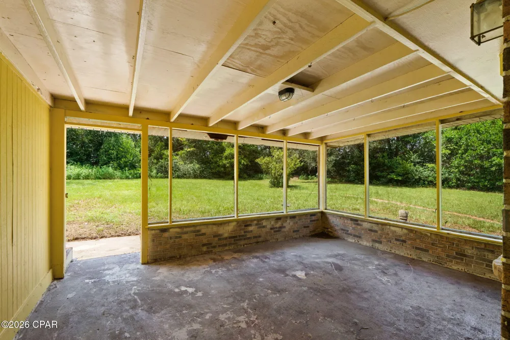5953 Deerwood Drive Malone, FL 32445
