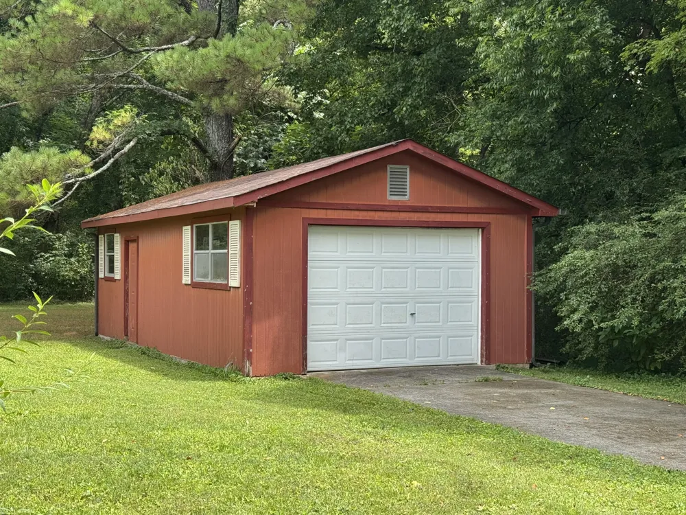 385 Bridge Street Graysville, TN 37338