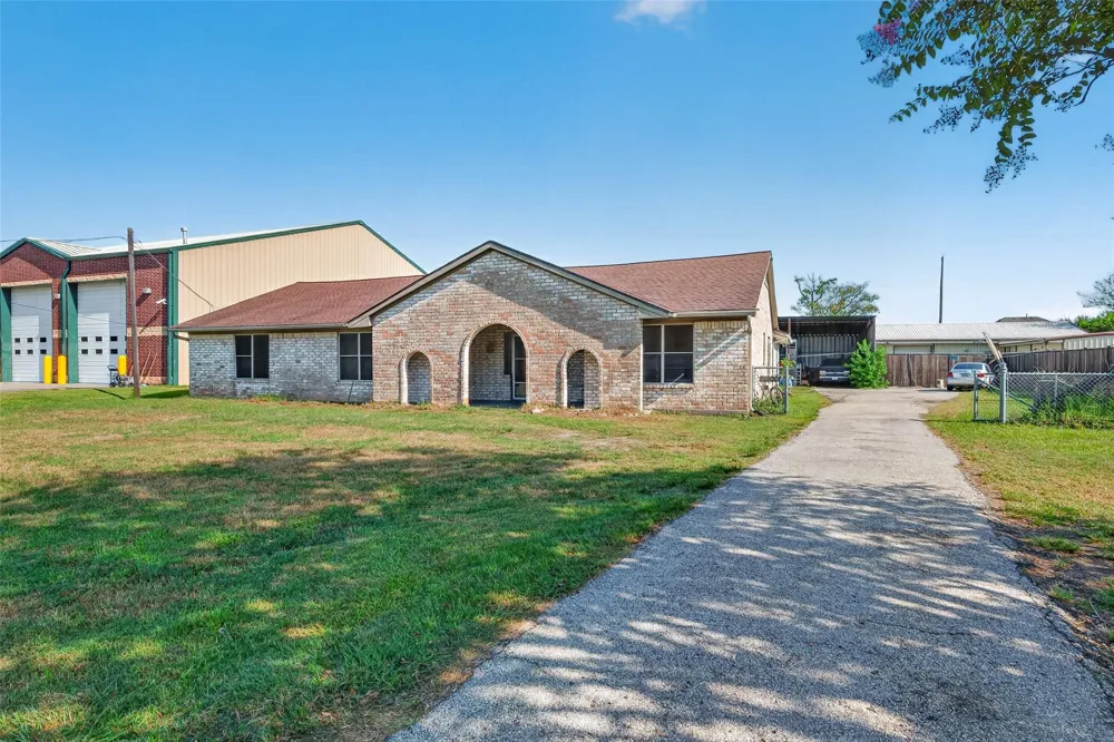 2934 Washington Drive Houston, TX 77038