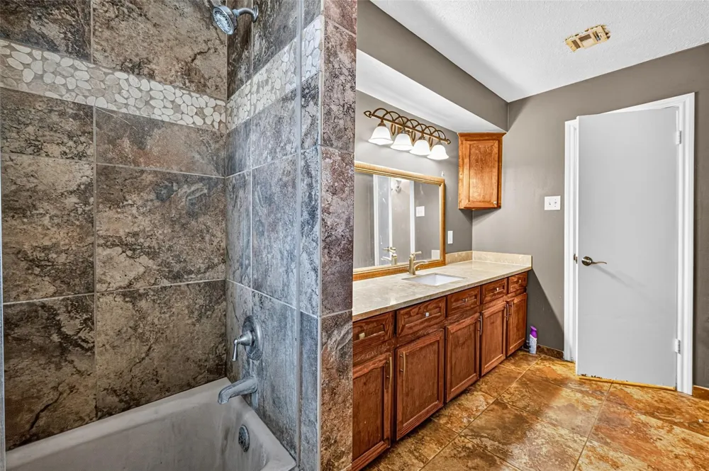 2934 Washington Drive Houston, TX 77038