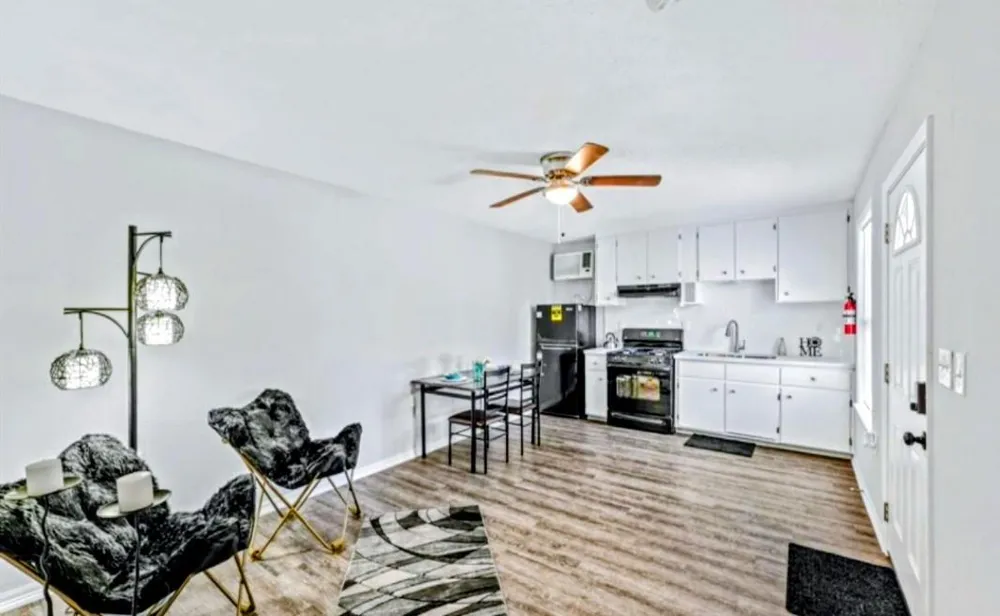 12918 Peggys Lane #C Houston, TX 77015