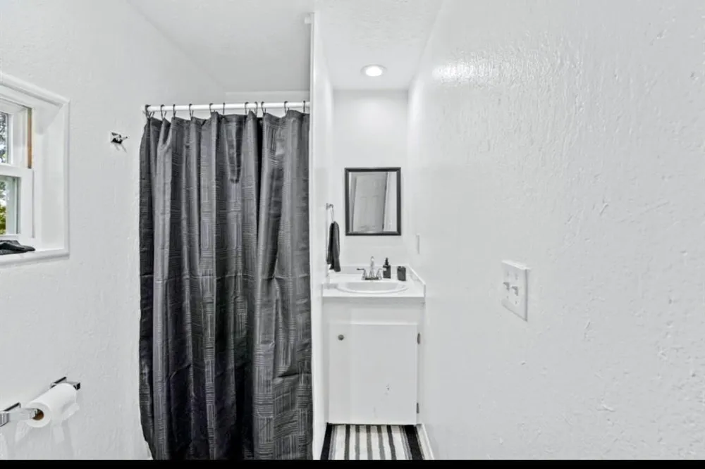12918 Peggys Lane #C Houston, TX 77015