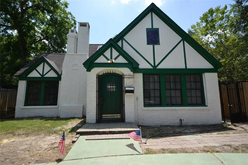 2135 Bissonnet Street Houston, TX 77005