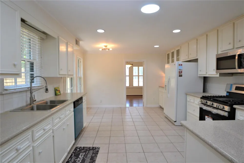 2135 Bissonnet Street Houston, TX 77005