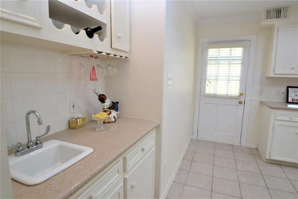 2135 Bissonnet Street Houston, TX 77005