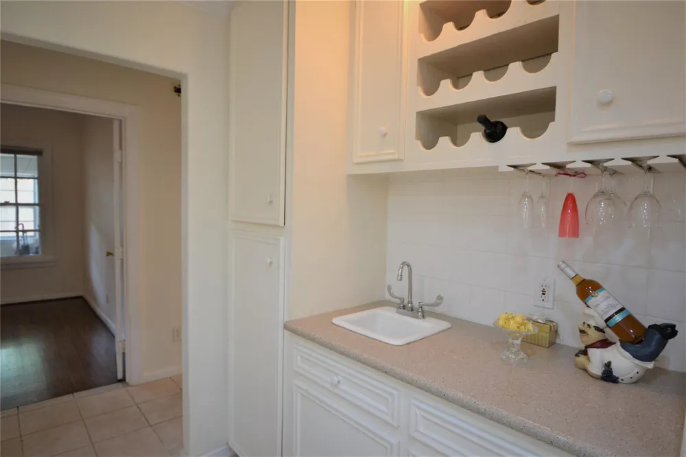 2135 Bissonnet Street Houston, TX 77005